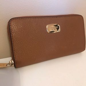 Michael kors wallet